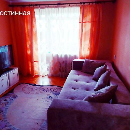 Apartment On Oktyabrskaya 105 博布鲁伊斯克 外观 照片