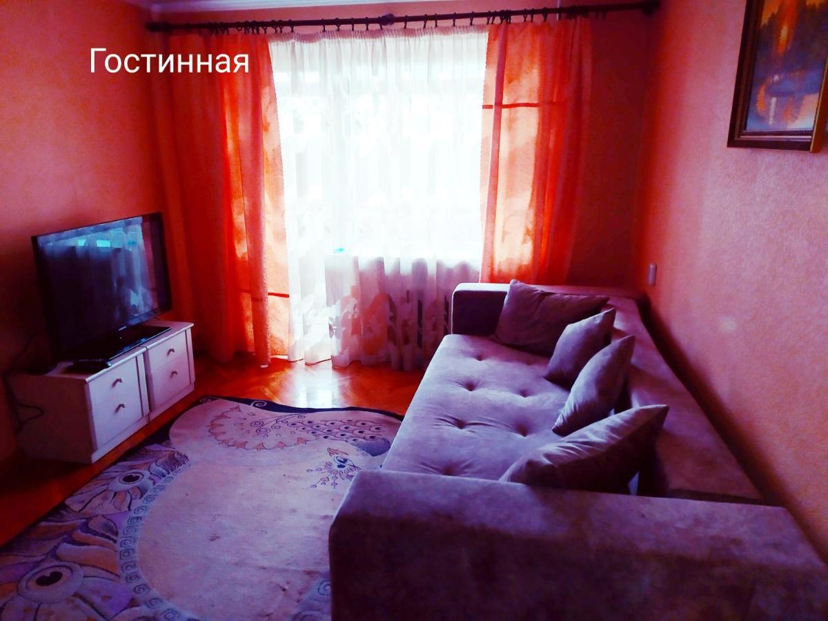 Apartment On Oktyabrskaya 105 博布鲁伊斯克 外观 照片
