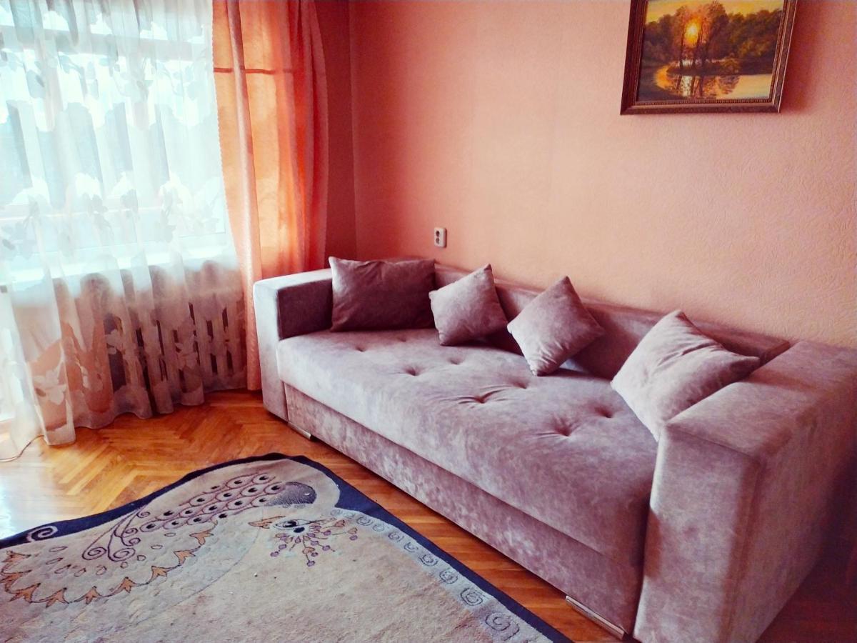 Apartment On Oktyabrskaya 105 博布鲁伊斯克 外观 照片
